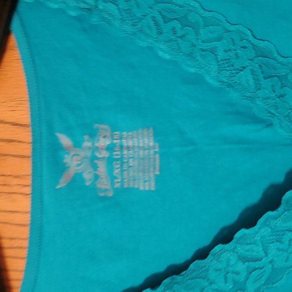 2 faded glory tanks - Picture 4 of 5